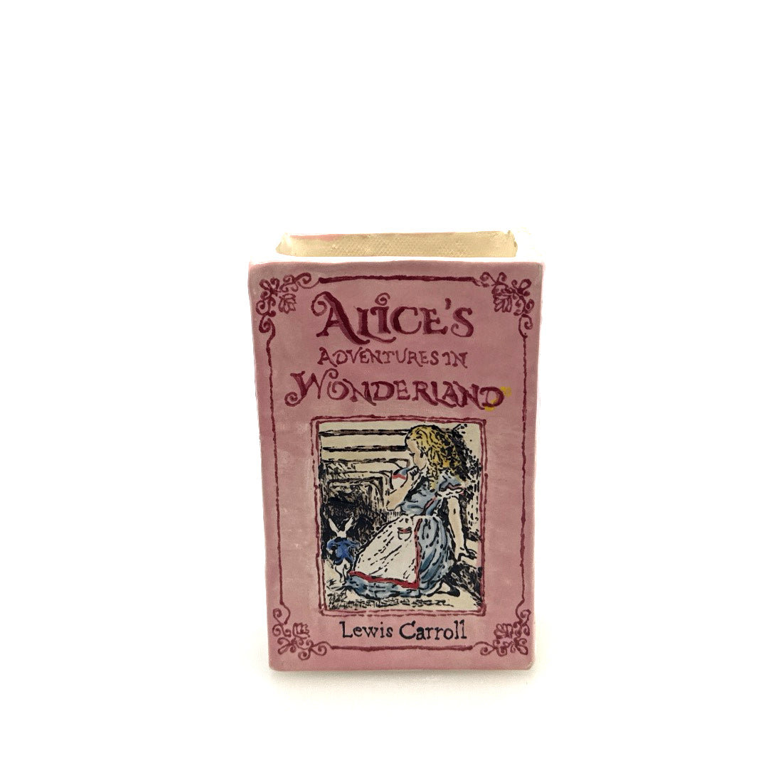 Alice in wonderland book