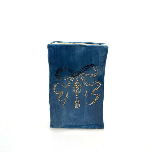 Bow bookvase