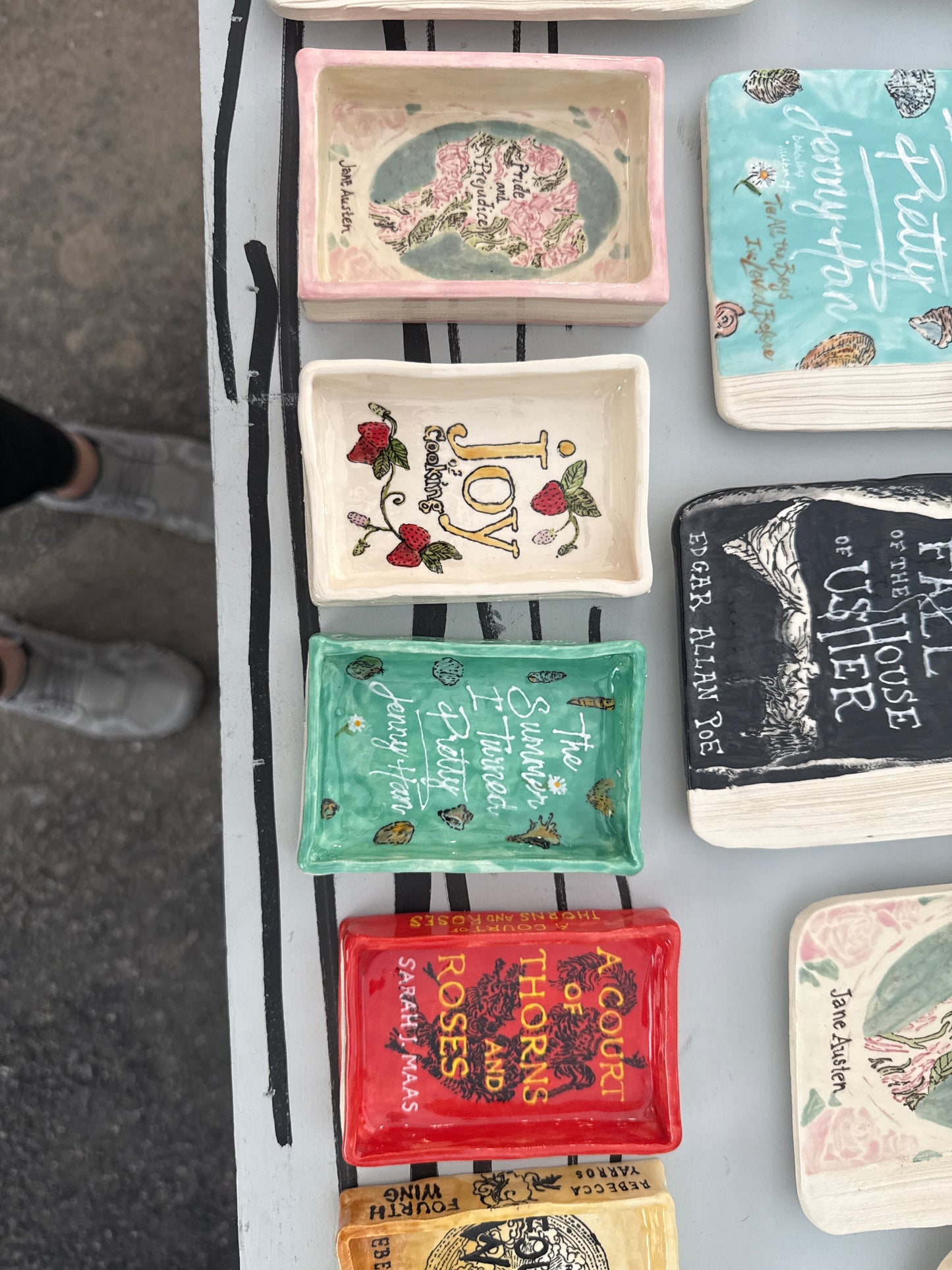 Book ring tray