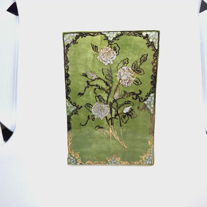 Big Green flower bookvase